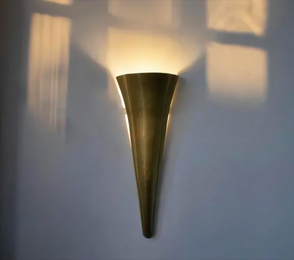 Zephyr Wall Light